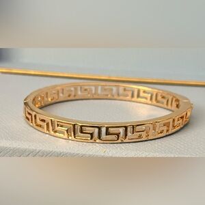 House of Harlow 1960 Gold Tone Grecca Design Hinged Bracelet